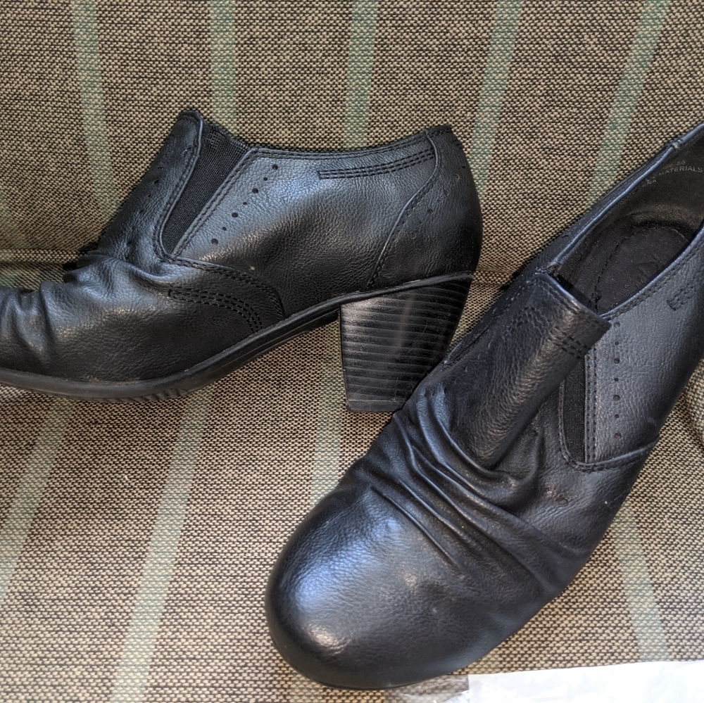 Ladies shoes